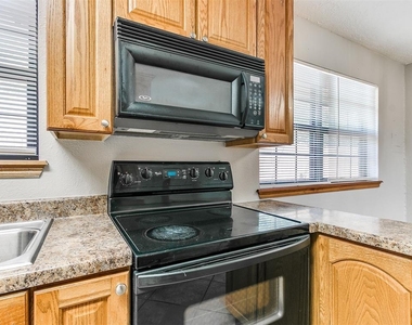 1200 N Crawford Avenue - Photo Thumbnail 11