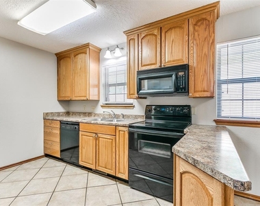 1200 N Crawford Avenue - Photo Thumbnail 13