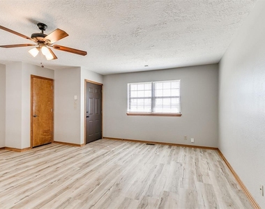 1200 N Crawford Avenue - Photo Thumbnail 18