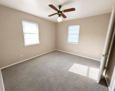 2105 Sw 76th Street - Photo Thumbnail 7