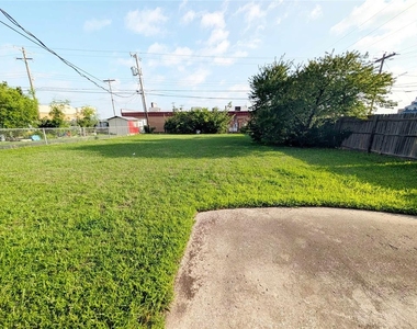 2105 Sw 76th Street - Photo Thumbnail 11
