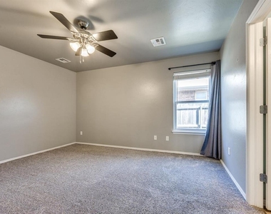 609 E Linden Lane - Photo Thumbnail 11
