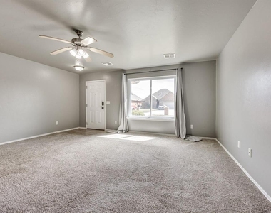 609 E Linden Lane - Photo Thumbnail 18