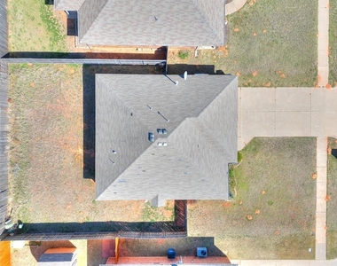 609 E Linden Lane - Photo Thumbnail 2