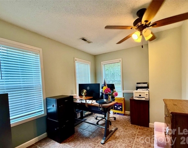 2809 Faircroft Way - Photo Thumbnail 15