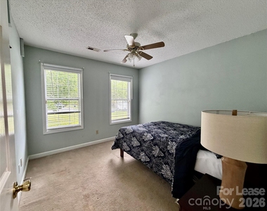 2809 Faircroft Way - Photo Thumbnail 13