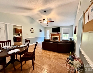 2809 Faircroft Way - Photo Thumbnail 1