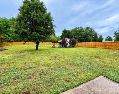 2809 Faircroft Way - Photo Thumbnail 19