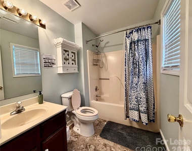 2809 Faircroft Way - Photo Thumbnail 7