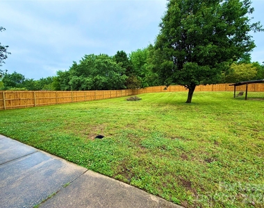 2809 Faircroft Way - Photo Thumbnail 20