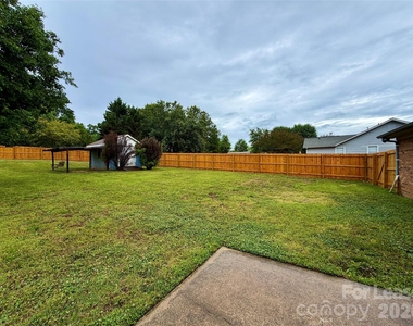 2809 Faircroft Way - Photo Thumbnail 16