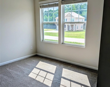 152 Pumice Drive - Photo Thumbnail 9