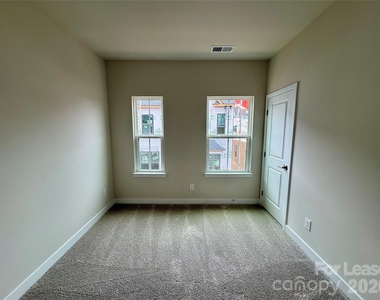 5021 Chinook Lane - Photo Thumbnail 19