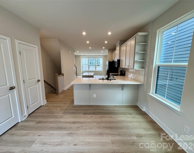 5021 Chinook Lane - Photo Thumbnail 8