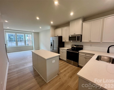 5021 Chinook Lane - Photo Thumbnail 2