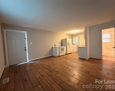 825 Rodey Avenue - Photo Thumbnail 4