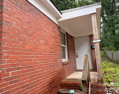 825 Rodey Avenue - Photo Thumbnail 1