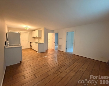 825 Rodey Avenue - Photo Thumbnail 3
