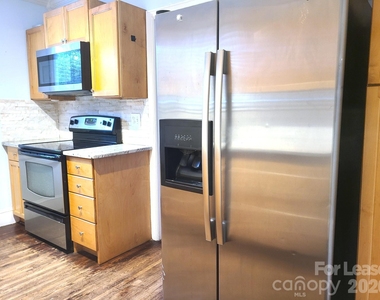 4229 Hiddenbrook Drive - Photo Thumbnail 3
