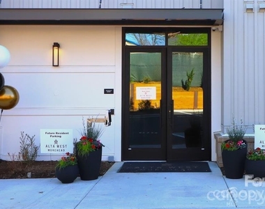 2020 W Morehead Street - Photo Thumbnail 2
