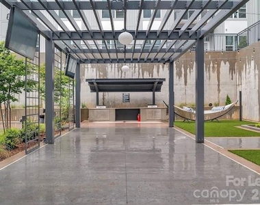 2020 W Morehead Street - Photo Thumbnail 8