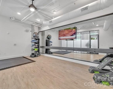 2020 W Morehead Street - Photo Thumbnail 7