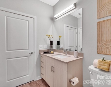 2020 W Morehead Street - Photo Thumbnail 25