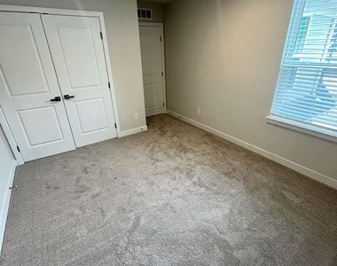 11117 Emerson Landing Drive - Photo Thumbnail 17