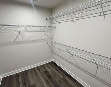 11117 Emerson Landing Drive - Photo Thumbnail 13