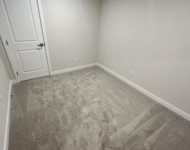 11117 Emerson Landing Drive - Photo Thumbnail 14