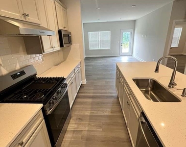 11117 Emerson Landing Drive - Photo Thumbnail 6