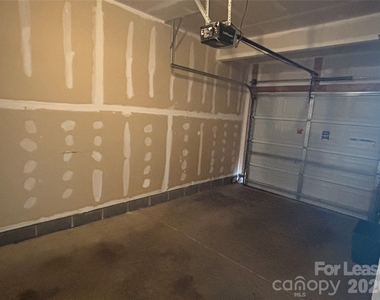 7411 Red Mulberry Way - Photo Thumbnail 13