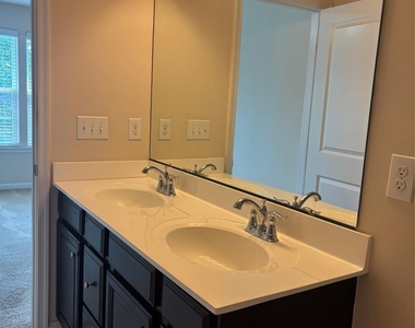 7411 Red Mulberry Way - Photo Thumbnail 18