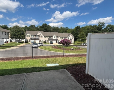 7411 Red Mulberry Way - Photo Thumbnail 28