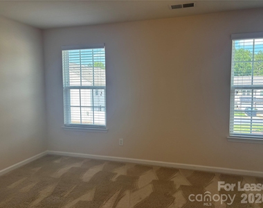 7411 Red Mulberry Way - Photo Thumbnail 21