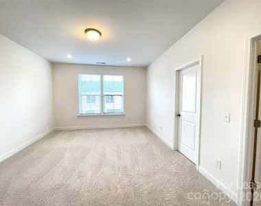 5005 Layman Drive - Photo Thumbnail 21