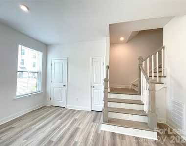 5005 Layman Drive - Photo Thumbnail 17