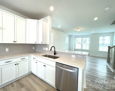 5005 Layman Drive - Photo Thumbnail 15