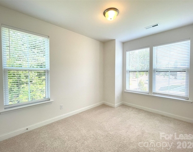 5005 Layman Drive - Photo Thumbnail 20