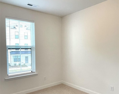 5005 Layman Drive - Photo Thumbnail 18