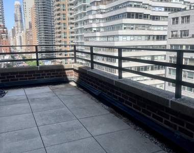  157 East 57th Street, 16A - Photo Thumbnail 2