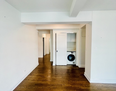  157 East 57th Street, 16A - Photo Thumbnail 9