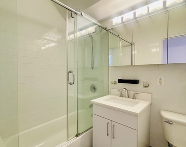  157 East 57th Street, 16A - Photo Thumbnail 15