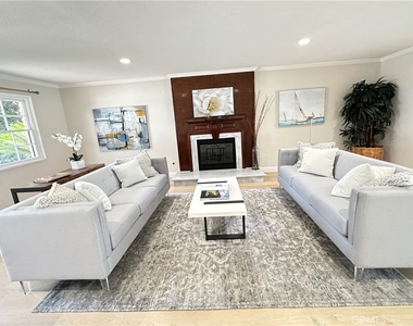 1203 Patton Way - Photo Thumbnail 9