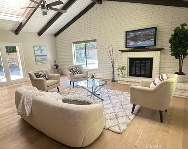 1203 Patton Way - Photo Thumbnail 12