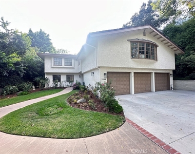 1203 Patton Way - Photo Thumbnail 7