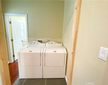 113 Sunset Avenue - Photo Thumbnail 16