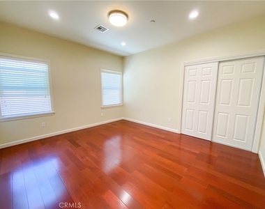 113 Sunset Avenue - Photo Thumbnail 6