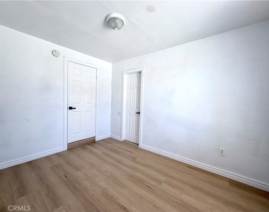 247 Stephen Street - Photo Thumbnail 6