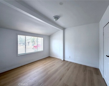 247 Stephen Street - Photo Thumbnail 5